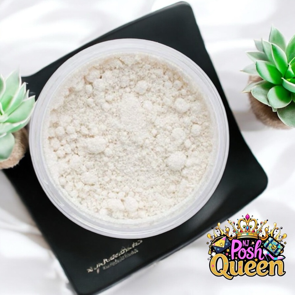 Anastasia Beverly Hills Loose Highlighter - Snowflake - Picture 5 of 10